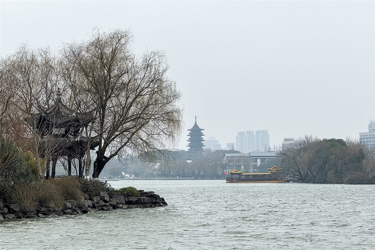 嘉兴南湖水岸风光